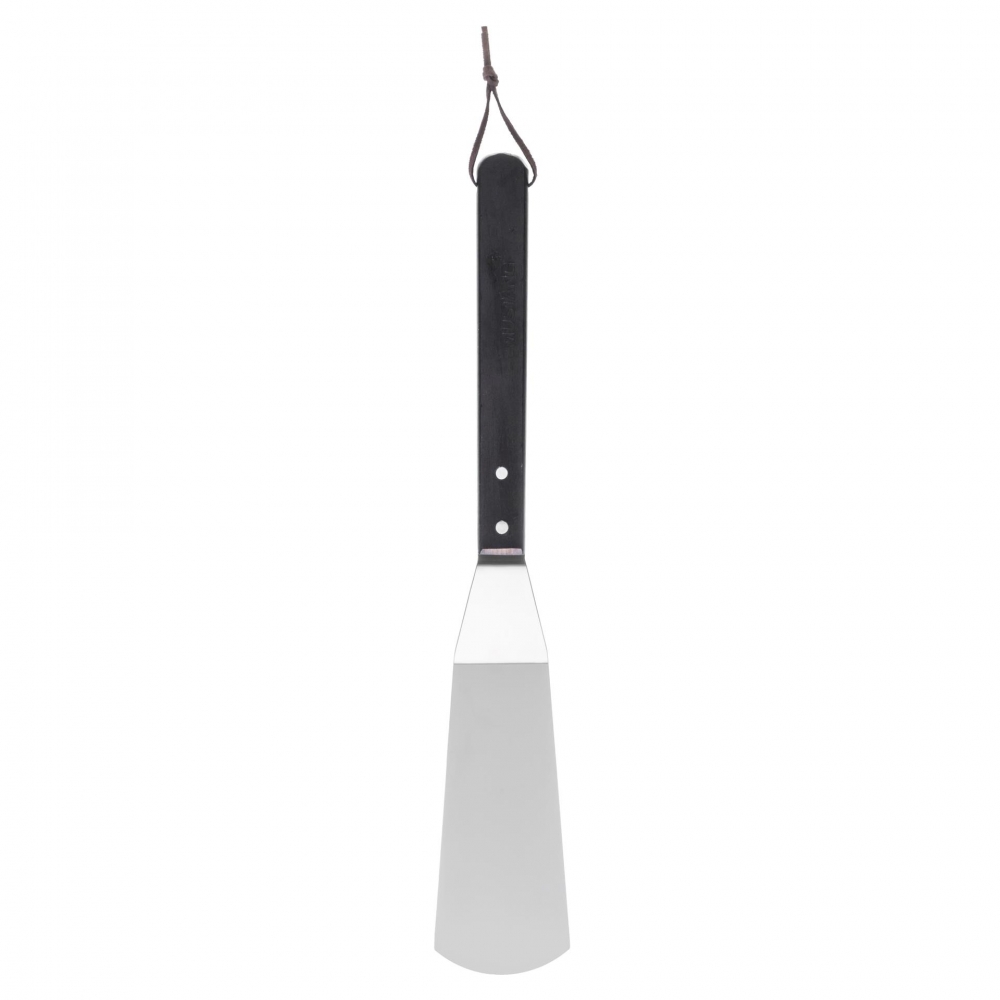 En robust stekespade på hele 46 cm – gir deg god rekkevidde og kontroll ved grillen.