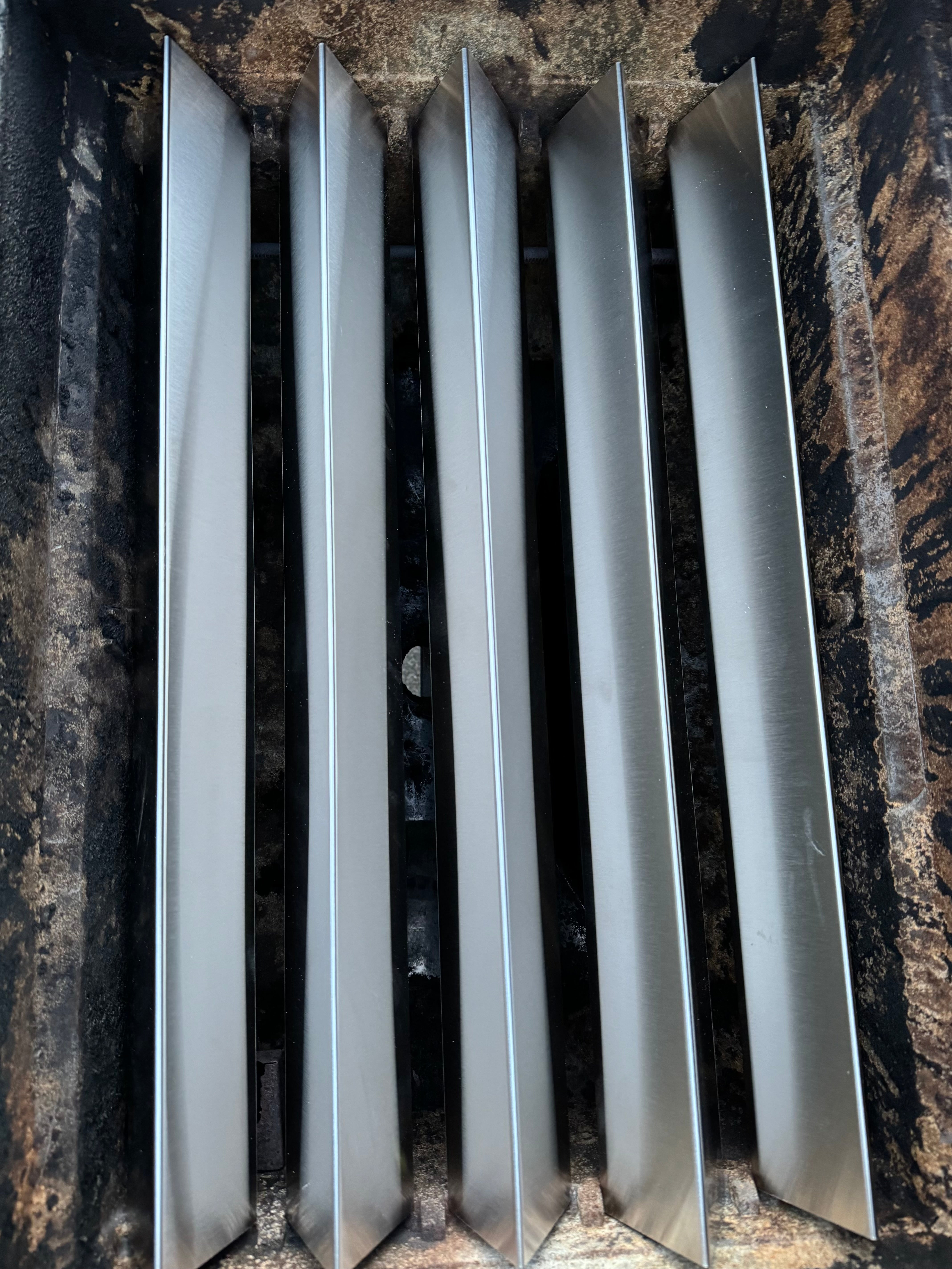 Flavorizer Bars i rustfritt stål – passer Weber Spirit 300-serien (sidemontert kontrollpanel)