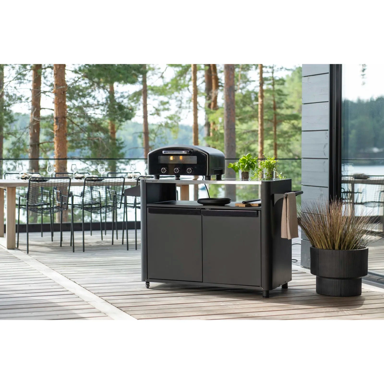 Mustang grillbord med skap og hjul – rustfri arbeidsflate